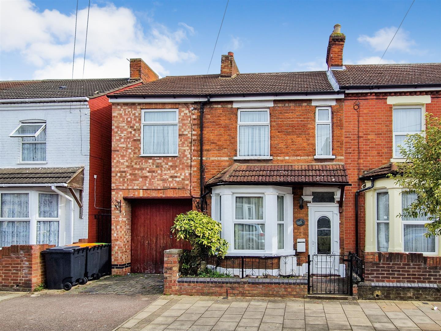 4 bed property in Marlborough Road, Bedford